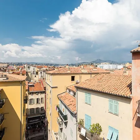 Ac & Balcony In Old Town *