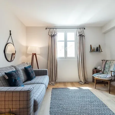 Apartment Ac & Balcony In Old Town *